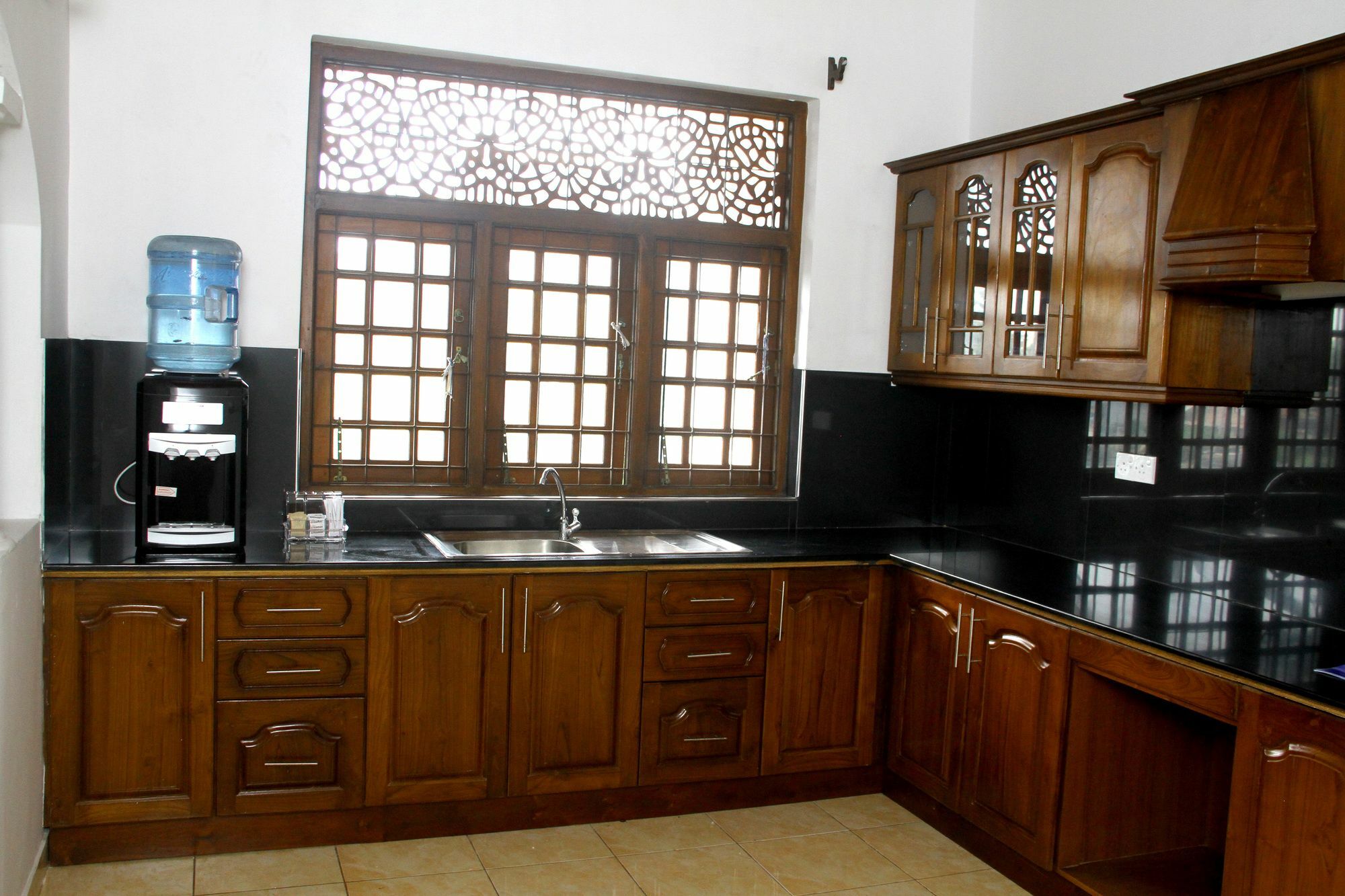 Eos Hostels Ettukala Luaran gambar